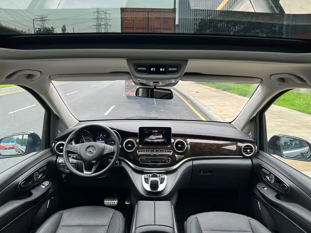 Mercedes-Benz V-Class 2018 — фото 7