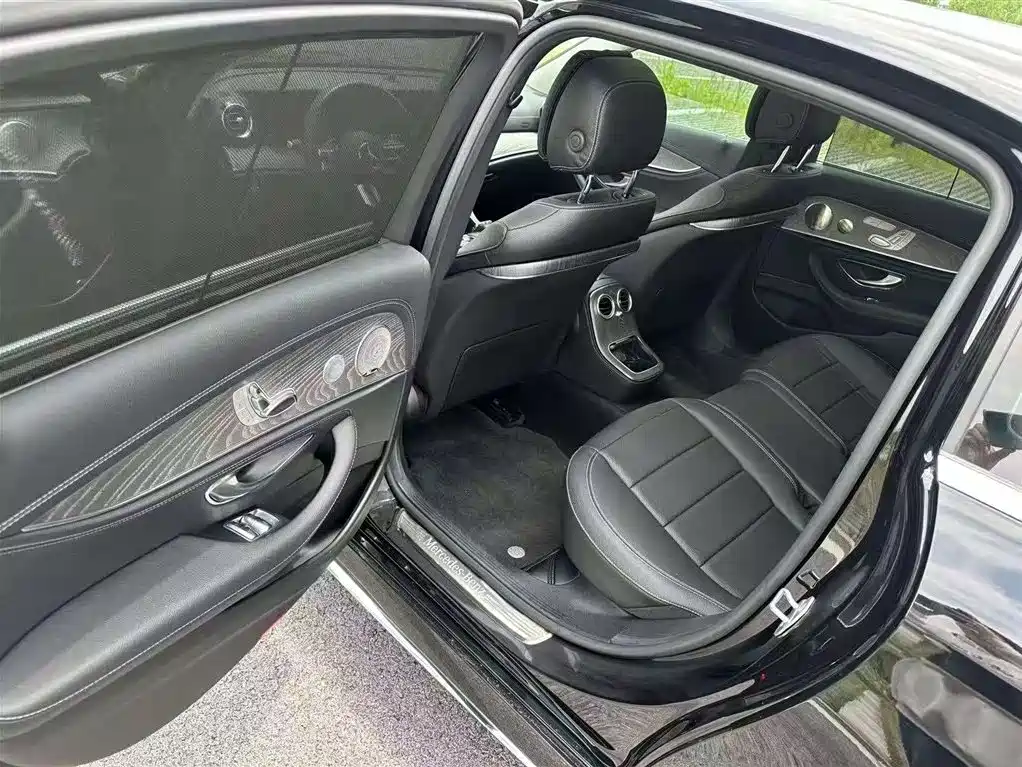 Mercedes-Benz E-Class 2022 — фото 8