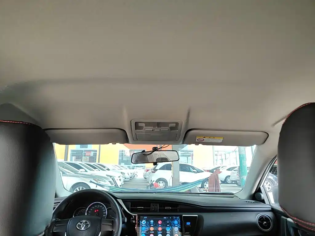 Toyota Corolla 2018 — фото 18