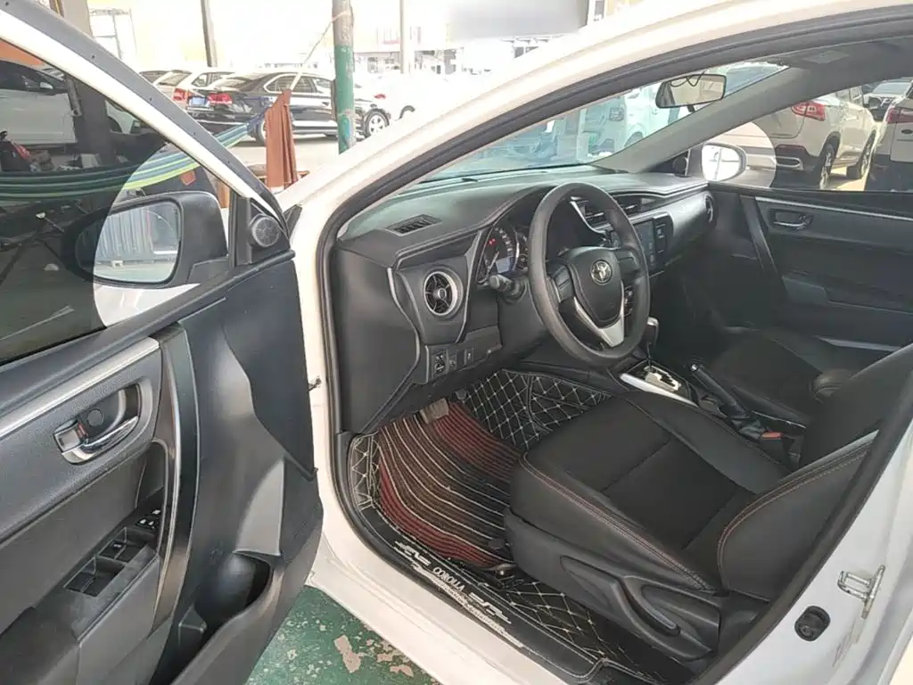 Toyota Corolla 2018 — фото 16
