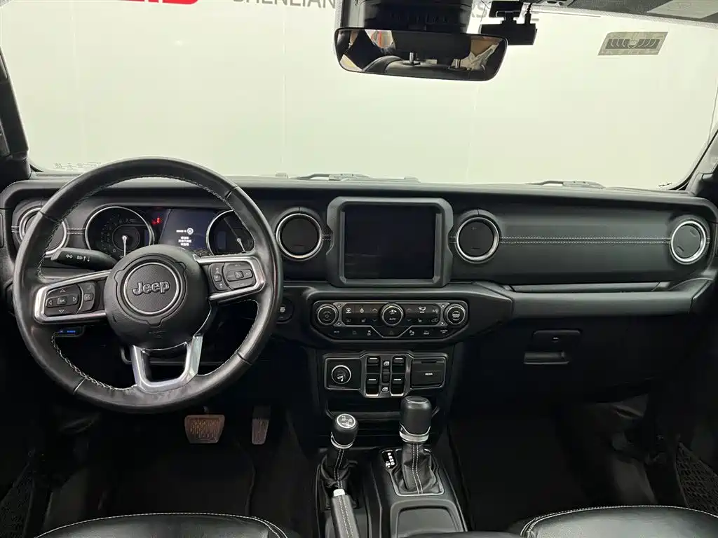 Jeep Wrangler PHEV 2023 — фото 10