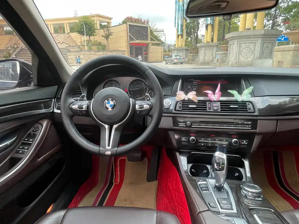 BMW 5 Series 2016 — фото 17