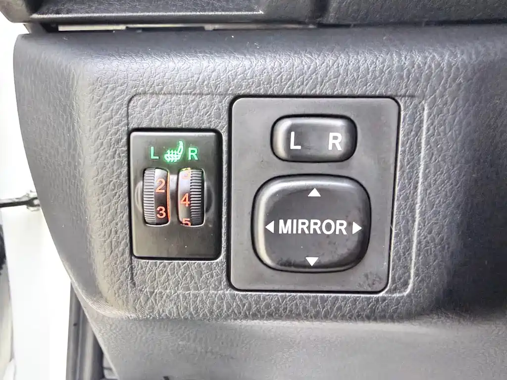 Toyota Yaris L 2022 — фото 11