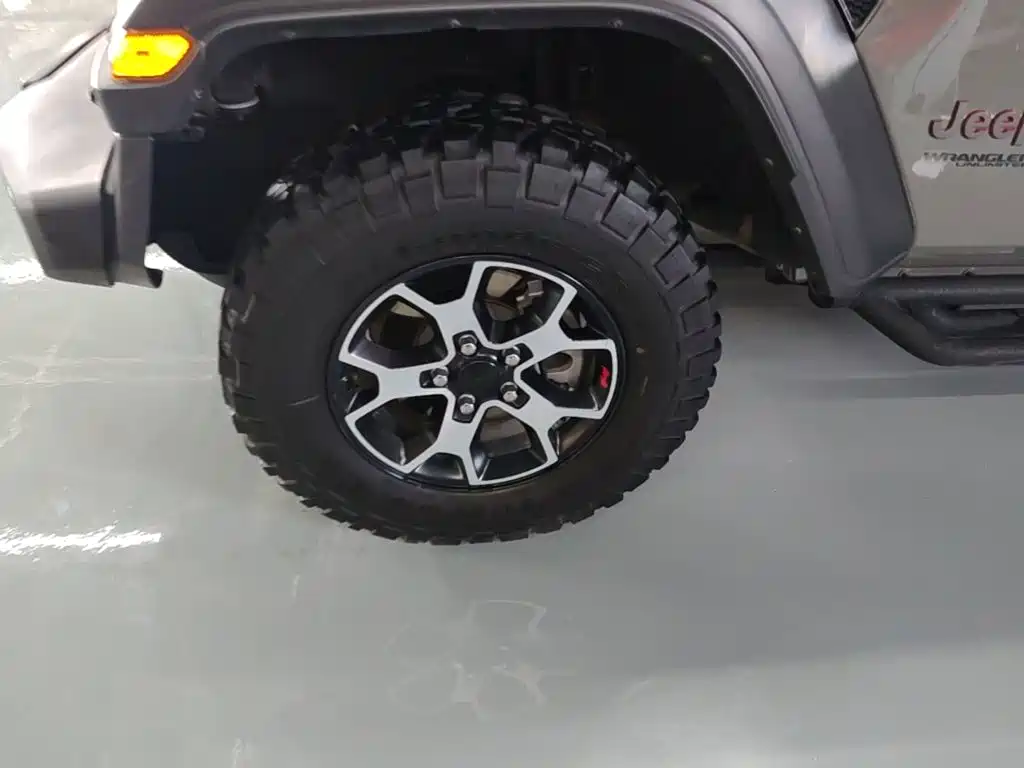 Jeep Wrangler 2023 — фото 23