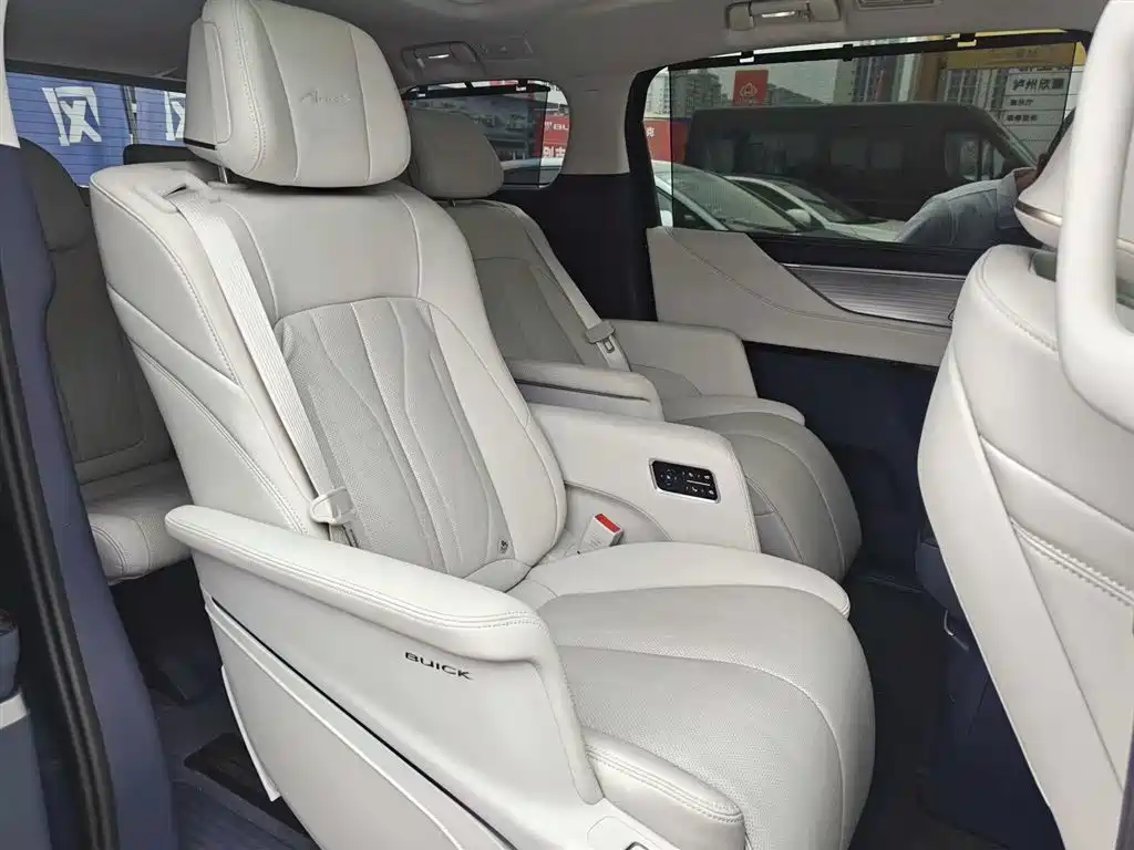 Buick GL8 Hybrid 2026