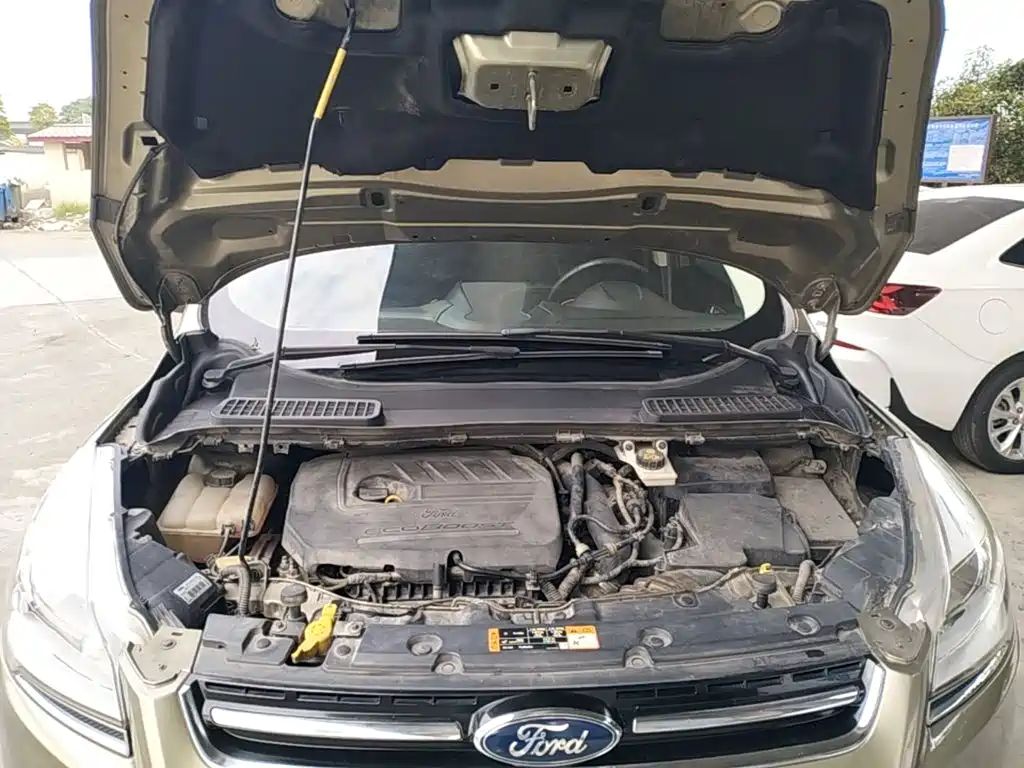 Ford Kuga 2015 — фото 20