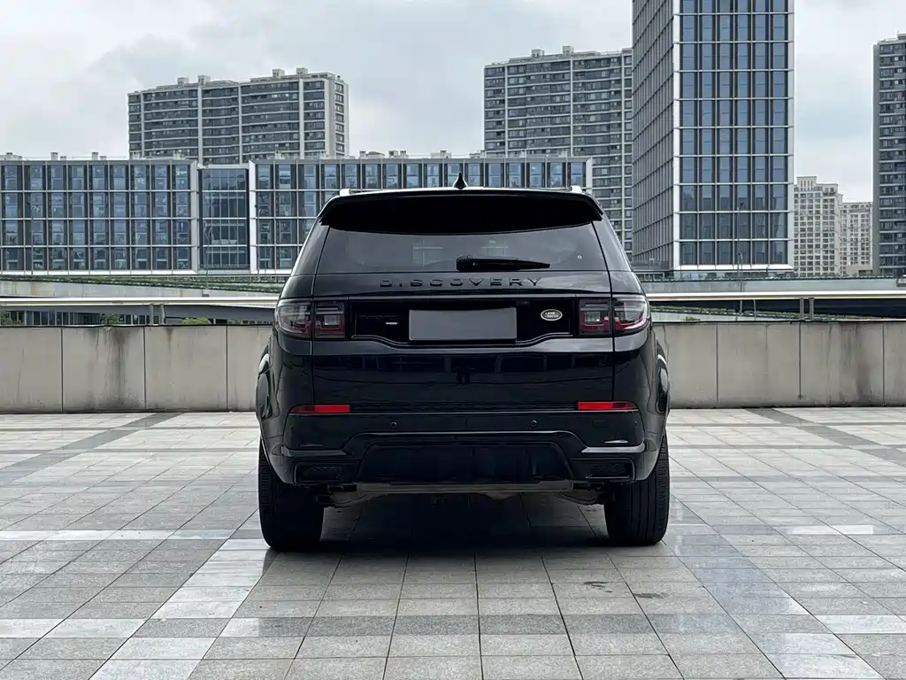 Land Rover Discovery Sport 2023 — фото 15