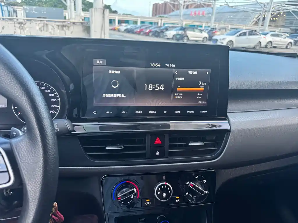 Kia KX3 2020 — фото 13