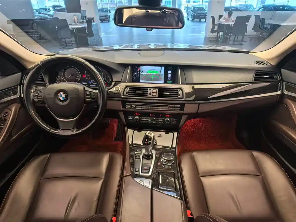 BMW 5 Series 2016 — фото 7