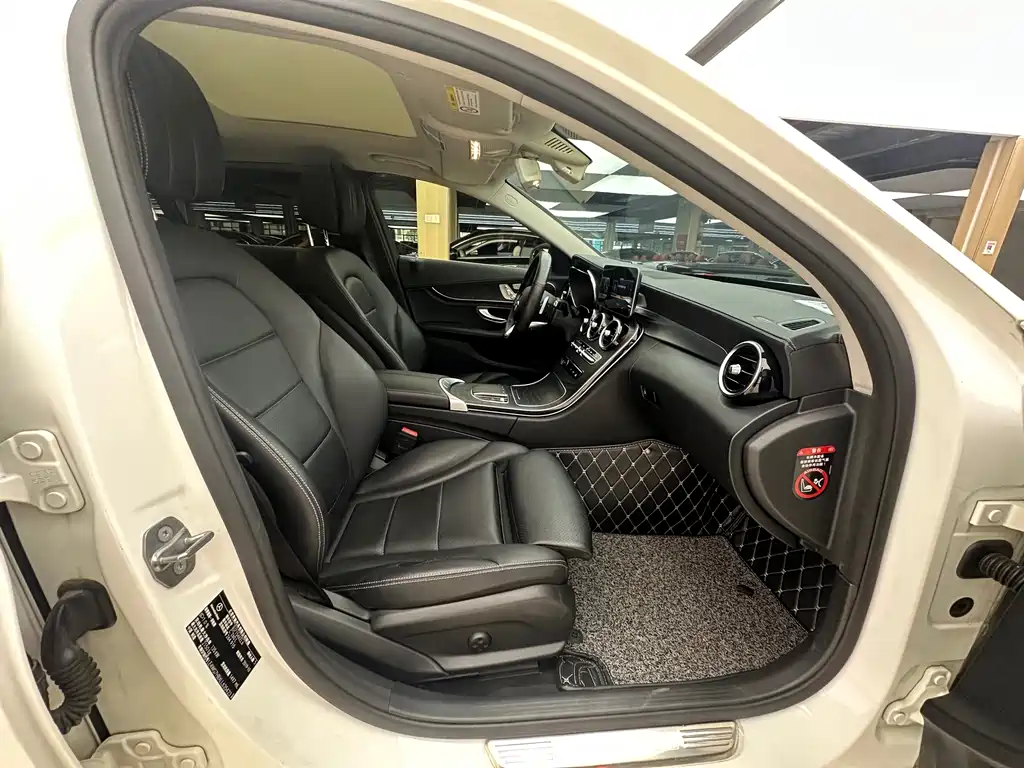 Mercedes-Benz C-Class 2020 — фото 23