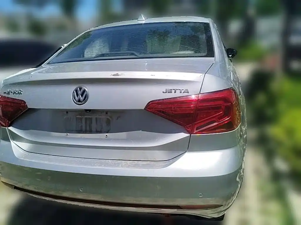 Volkswagen Jetta 2019 — фото 10