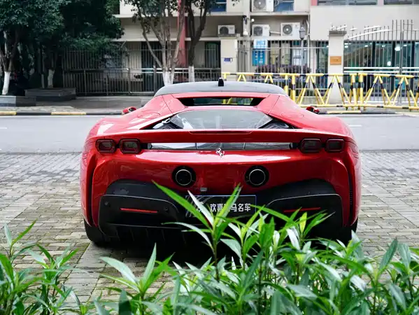 Ferrari SF90 2023