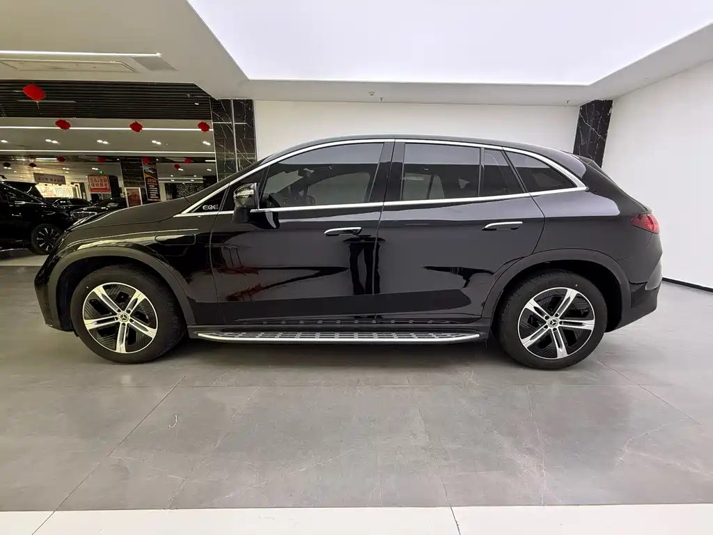 Mercedes-Benz EQE SUV 2025 — фото 16