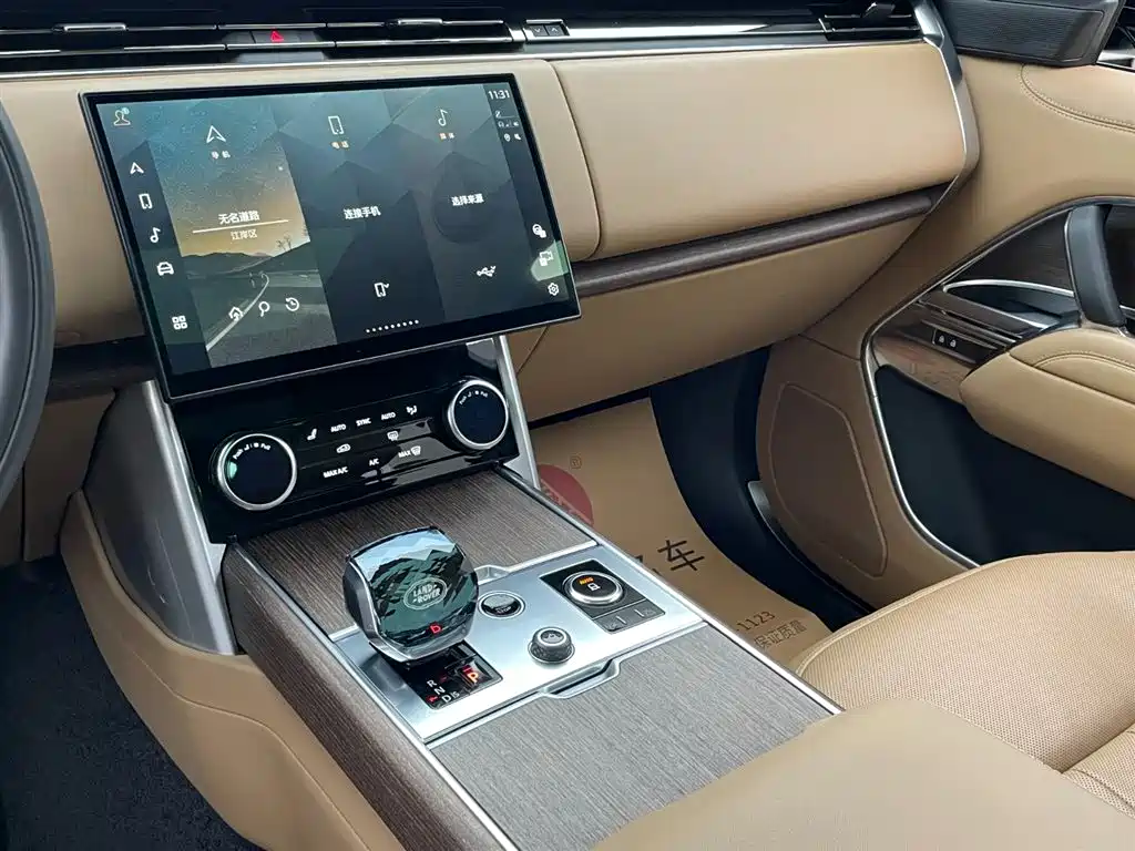 Land Rover Range Rover 2023 — фото 19