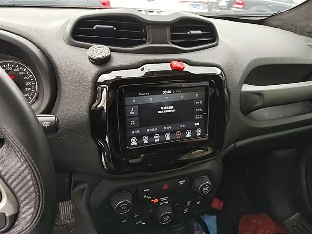 Jeep Renegade 2020 — фото 13