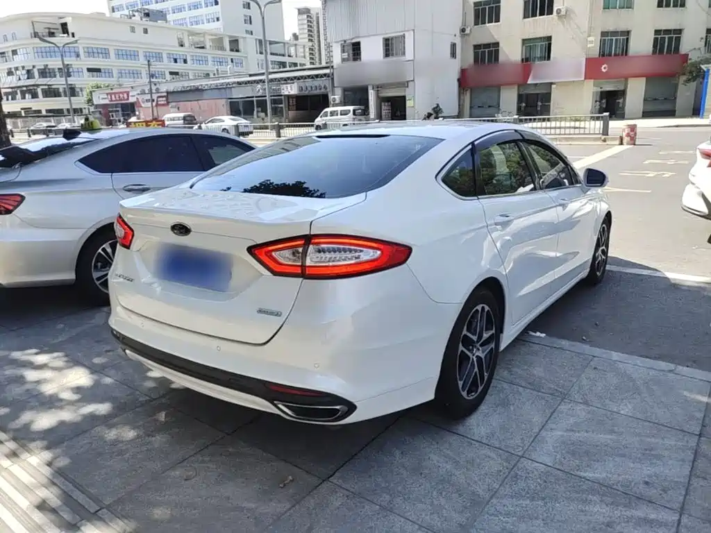 Ford Mondeo 2015 — фото 7