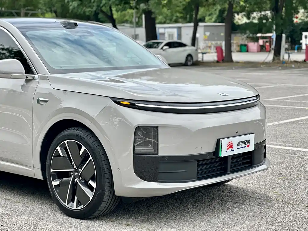 Li Auto Li L6 2025