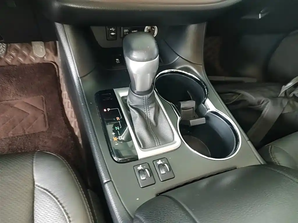 Toyota Highlander 2022 — фото 14