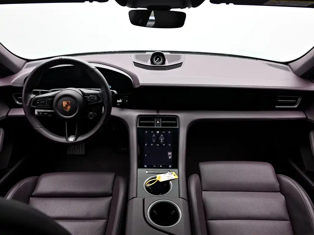 Porsche Taycan 2025 — фото 14