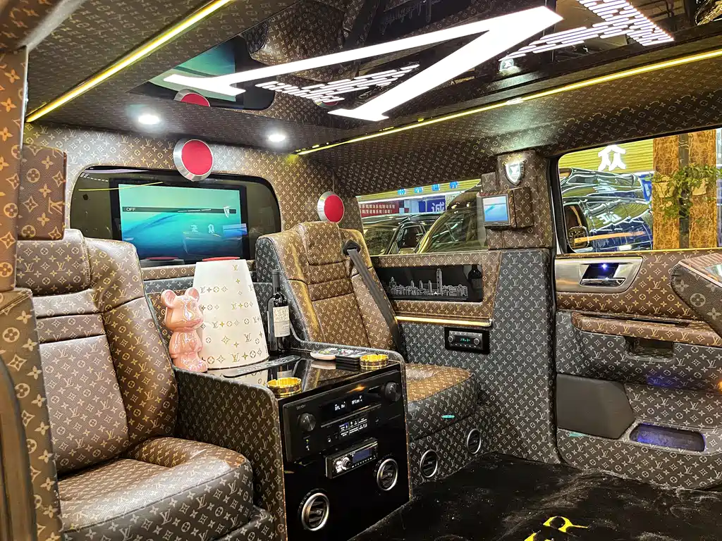 Hummer H2 2014 — фото 27