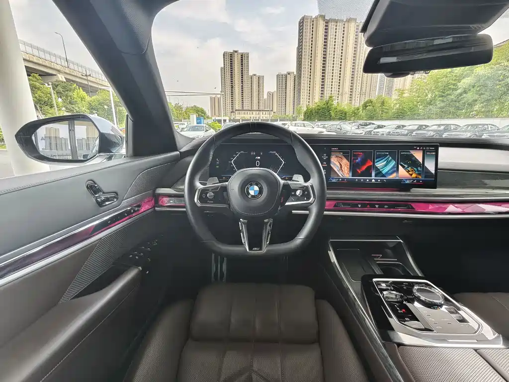 BMW 7 Series 2024 — фото 13