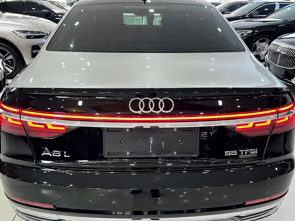 Audi A8 2021 — фото 5