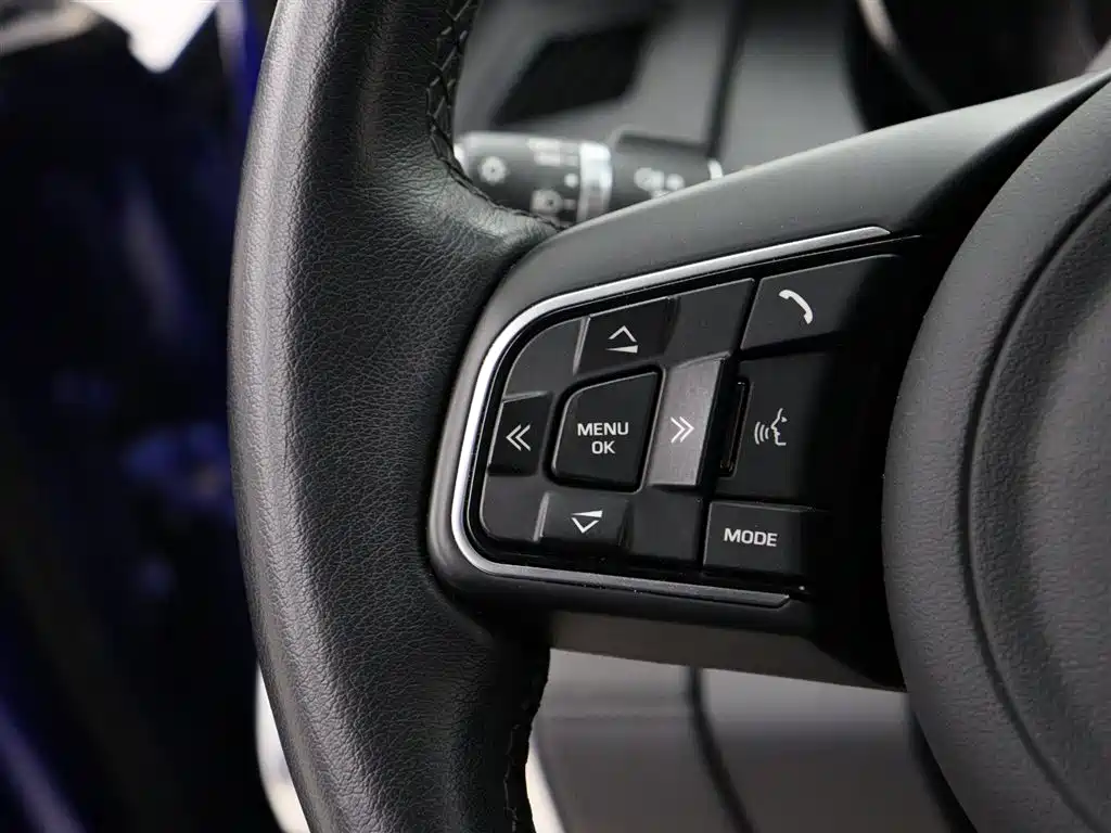 Jaguar E-PACE 2021 — фото 13
