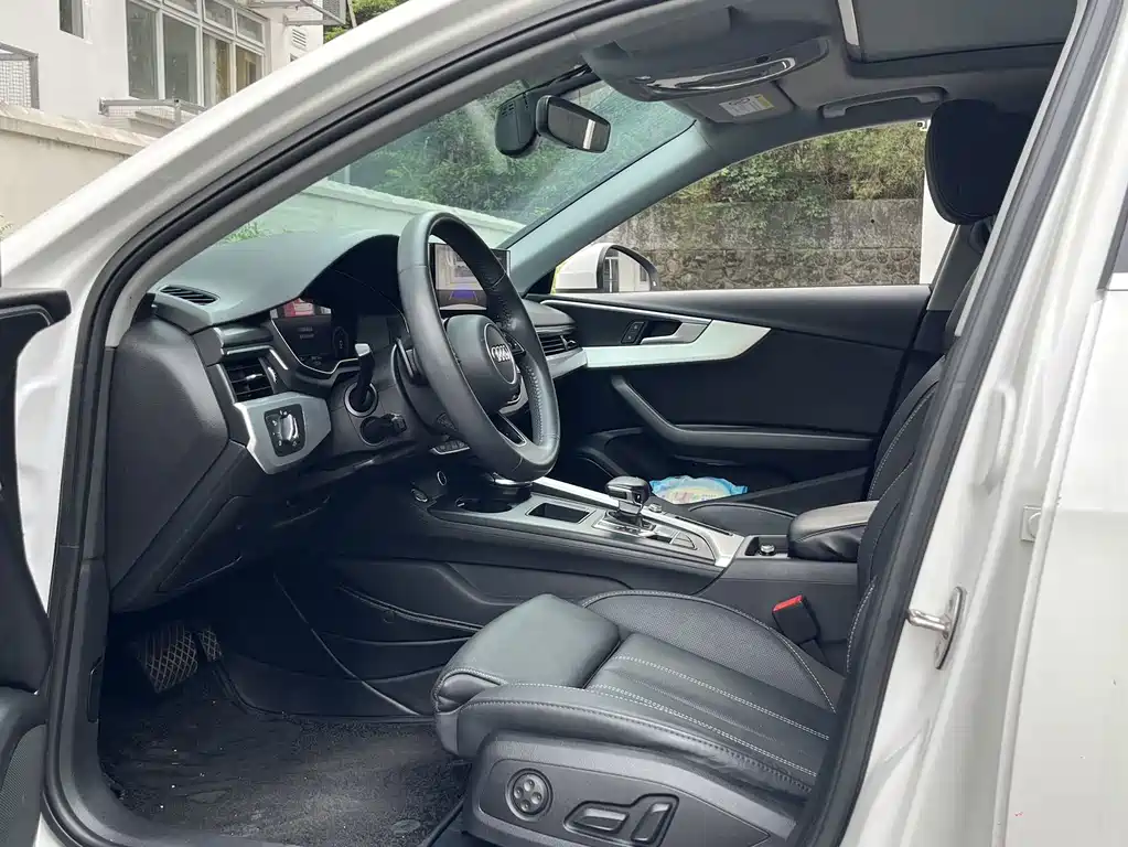 Audi A4L 2021