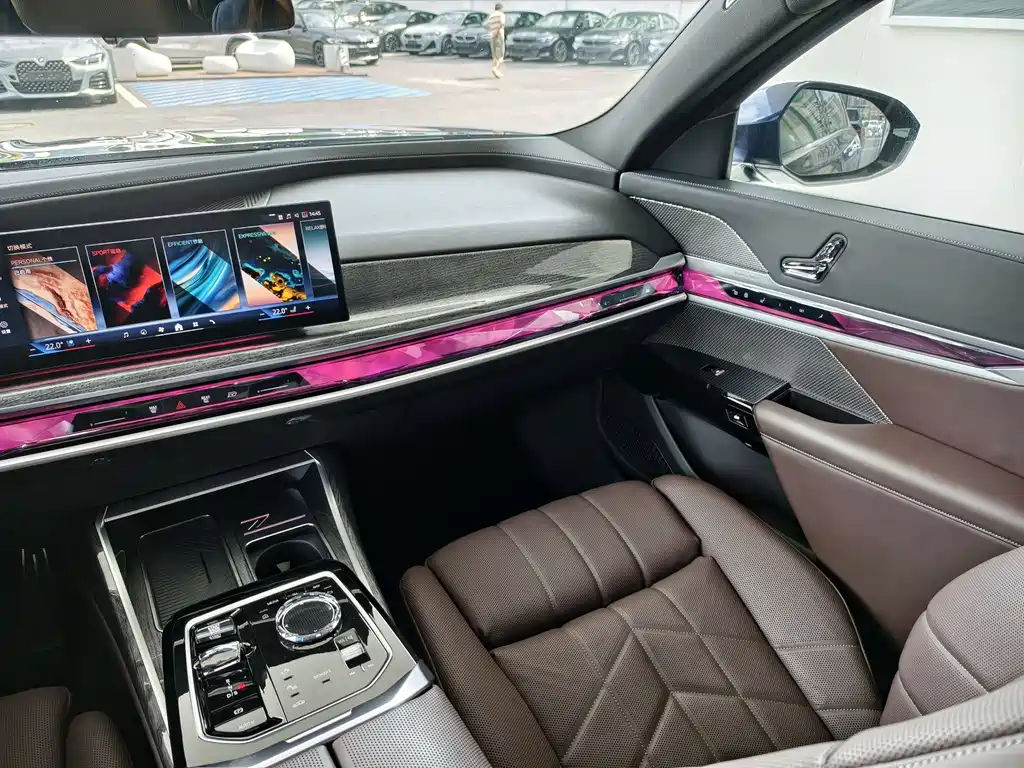 BMW 7 Series 2024 — фото 14