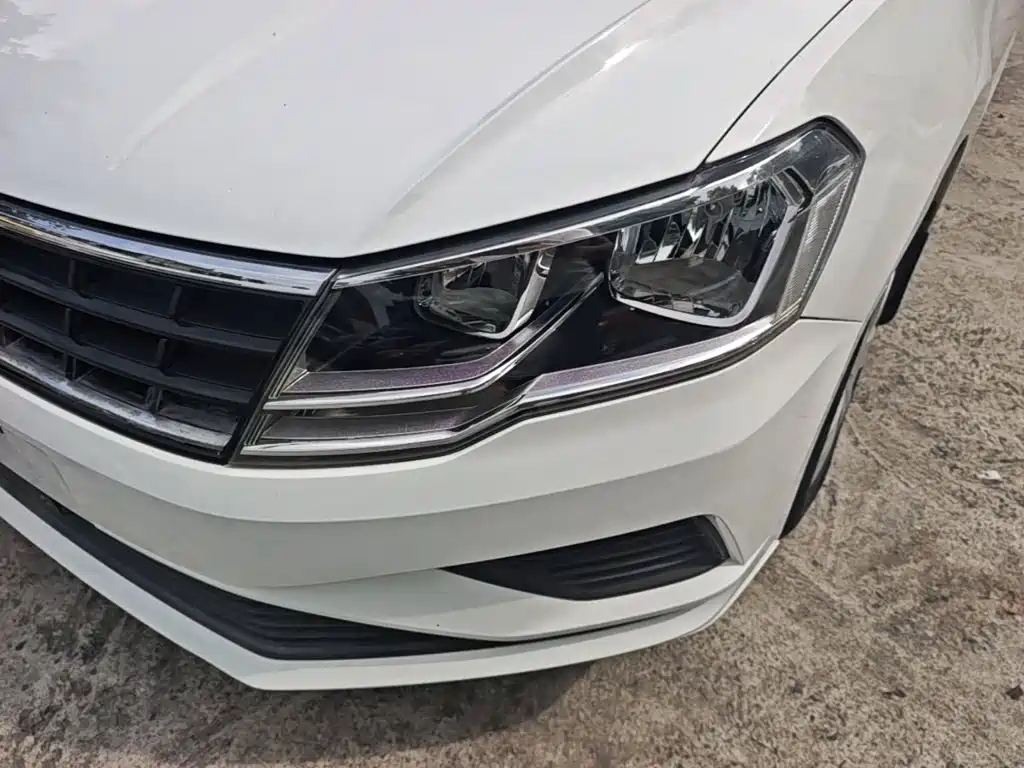 Volkswagen Jetta 2018 — фото 24