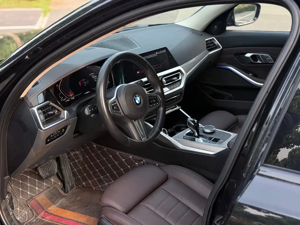 BMW 3 Series 2019 — фото 7