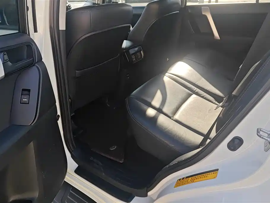 Toyota Prado 2017 — фото 11