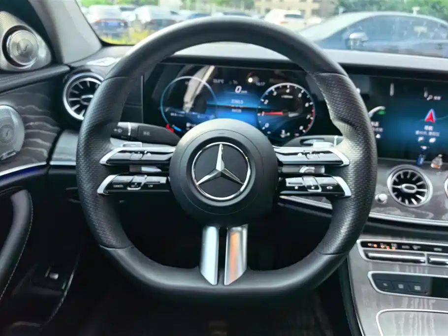 Mercedes-Benz E-Class 2021 — фото 15