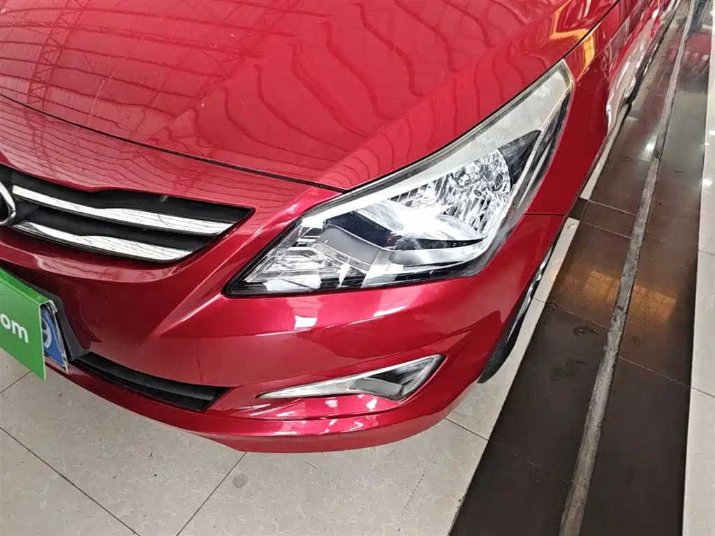 Hyundai Verna 2015 — фото 24