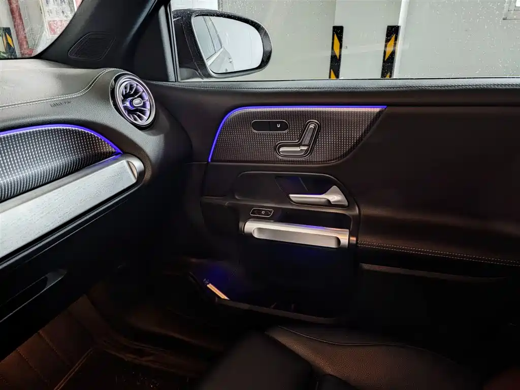 Mercedes-Benz GLB 2023 — фото 15