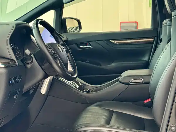 Toyota Alphard 2021