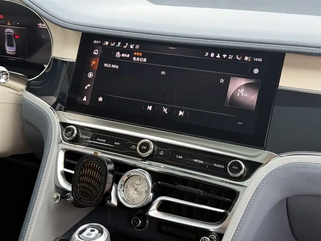 Bentley Flying Spur PHEV 2025 — фото 22