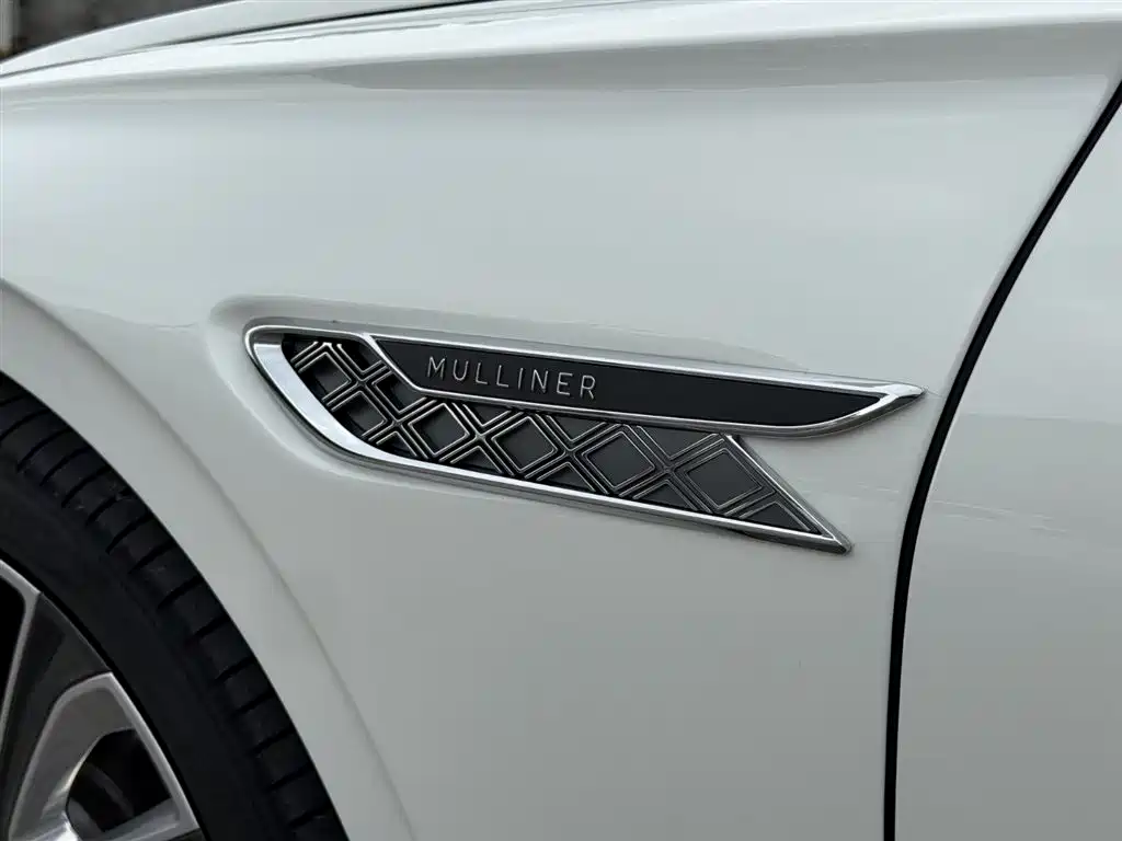 Bentley Flying Spur PHEV 2025 — фото 10