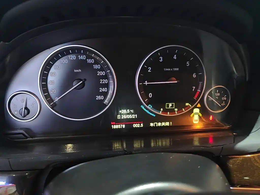 BMW 5 Series 2015 — фото 12