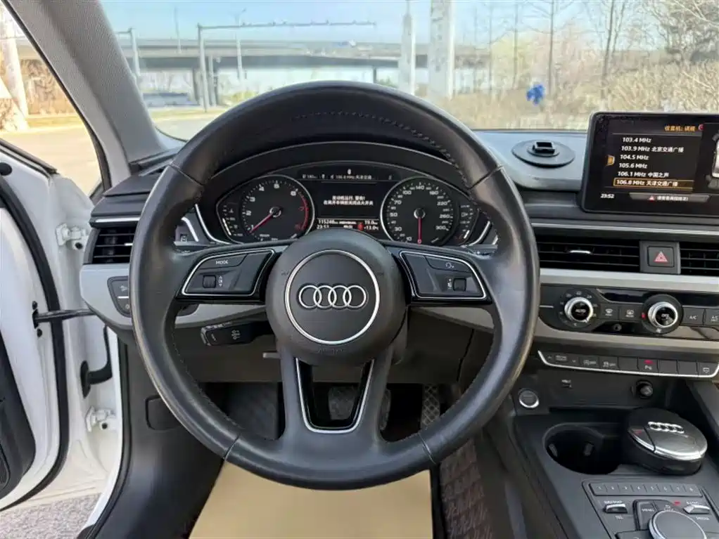 Audi A4L 2019 — фото 3