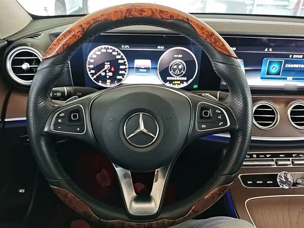 Mercedes-Benz E-Class 2018 — фото 11