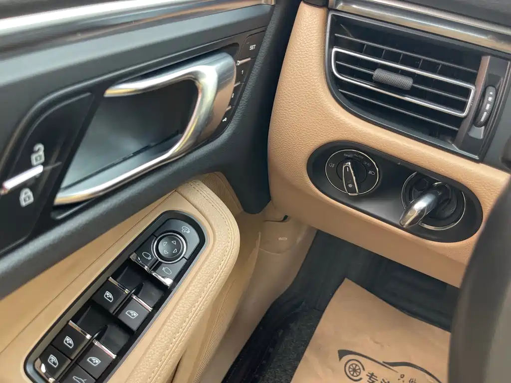 Porsche Macan 2020 — фото 18