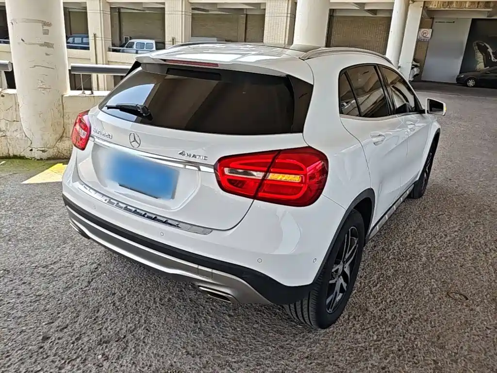 Mercedes-Benz GLA 2015