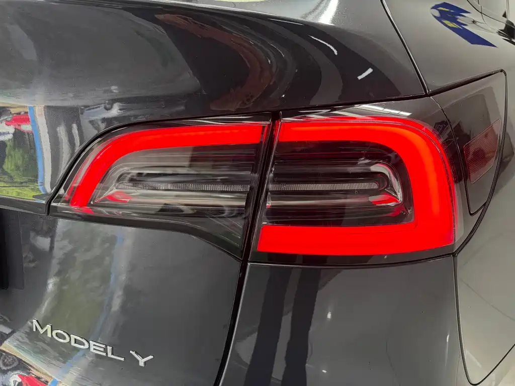 Tesla Model Y 2024 — фото 18