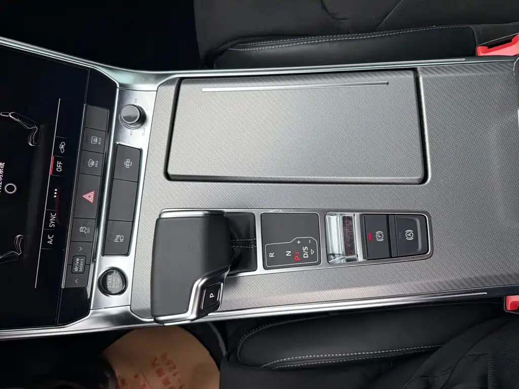 Audi A7L 2023 — фото 17