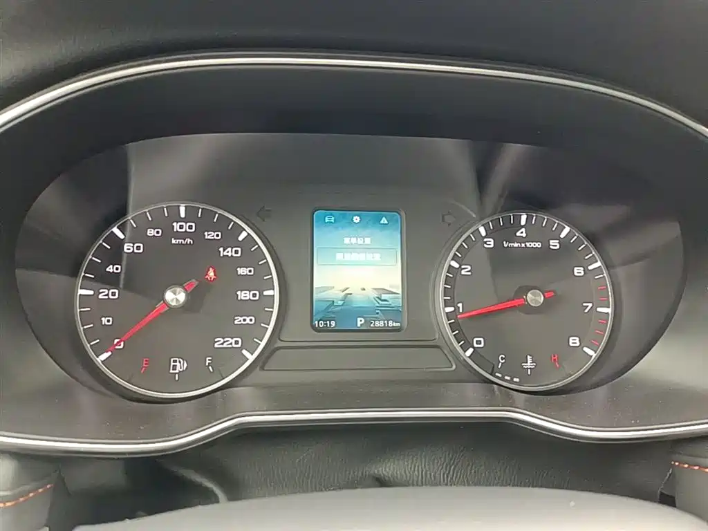 Roewe RX3 2022 — фото 12