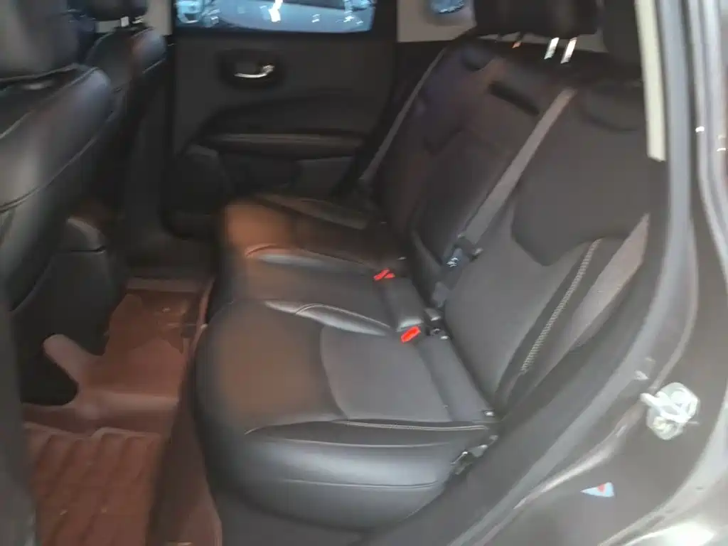 Jeep Compass 2019 — фото 17