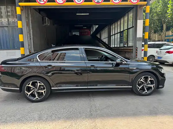 Volkswagen Magotan 2024