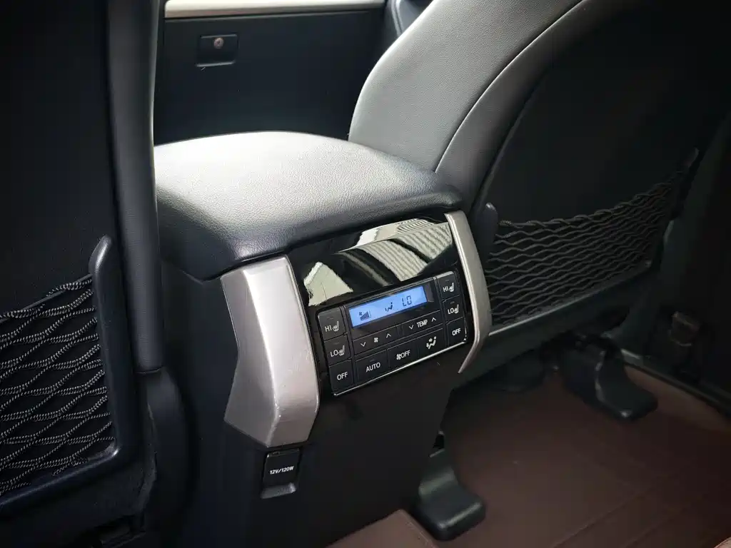 Toyota Prado 2019 — фото 12