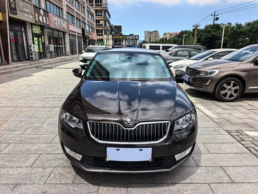 Skoda Octavia 2015 — фото 2